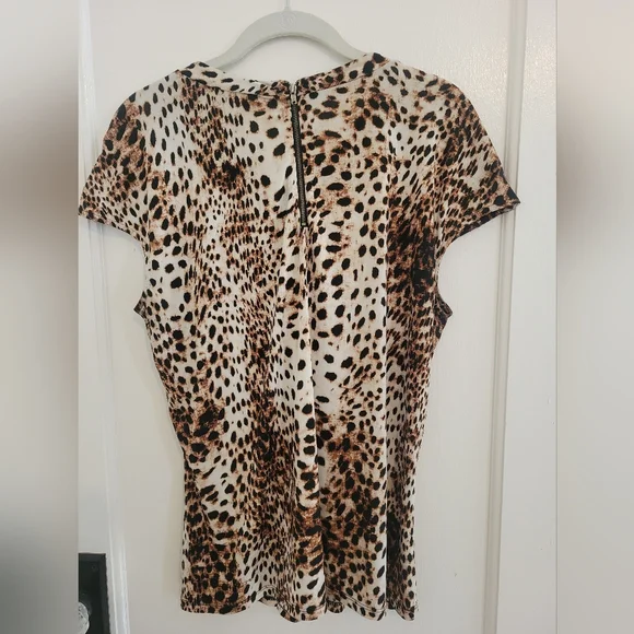Liz Claiborne Leopard Print Women's Top - Picture 2 of 4